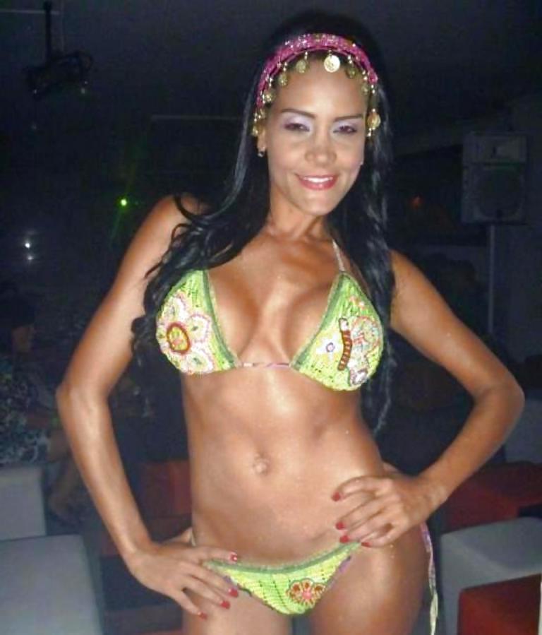 14P Club babes latinas 04