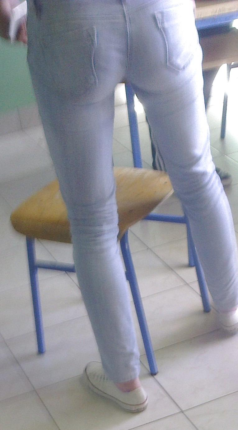 10P Amateur school ass photos