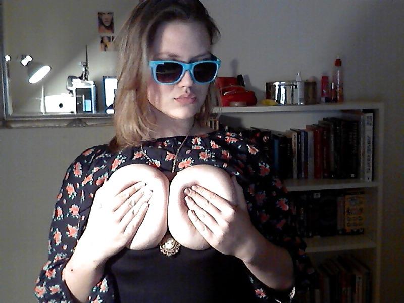 18P Hottest Webcam babe ever