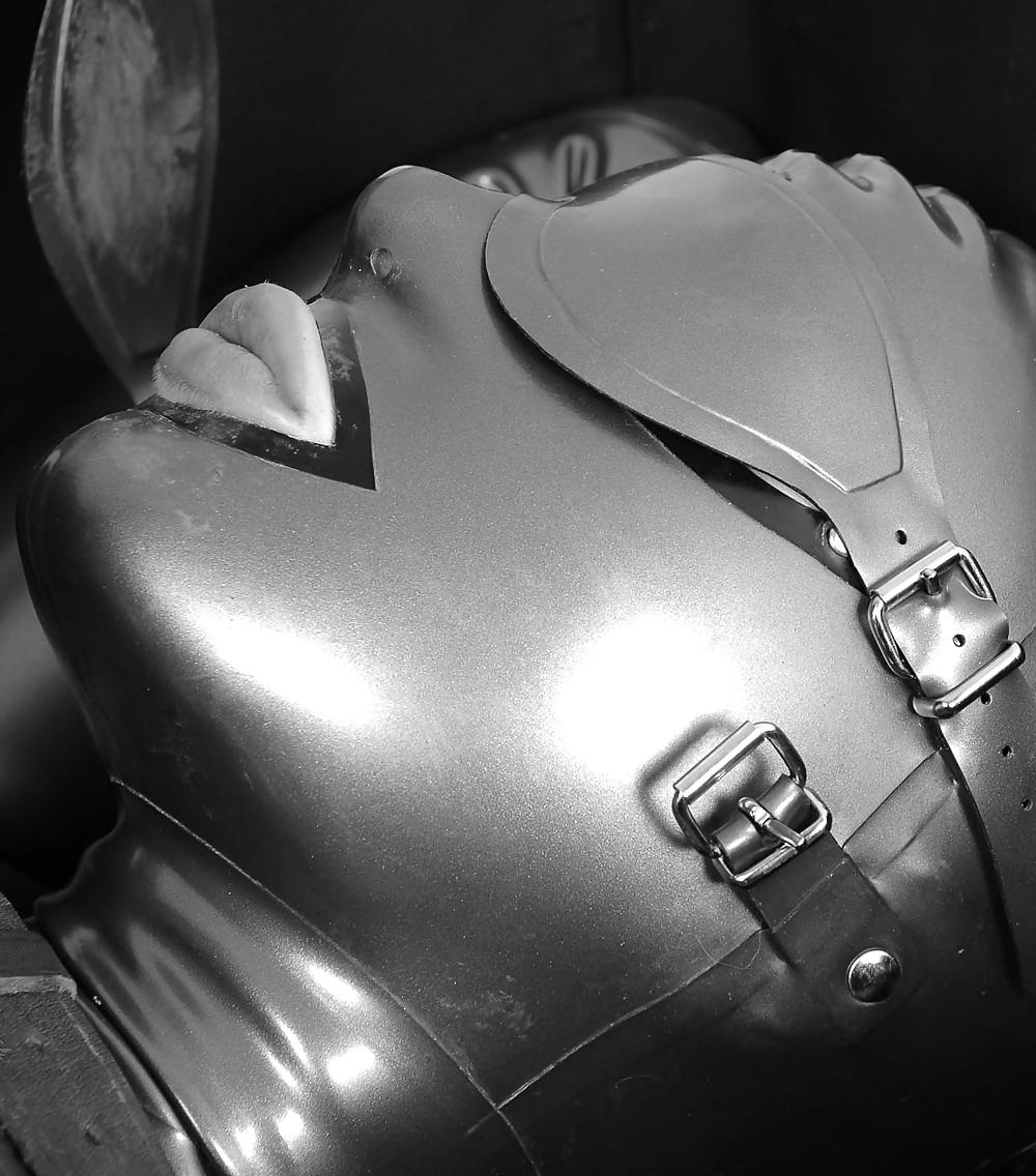 9P Latex blowjob.... 