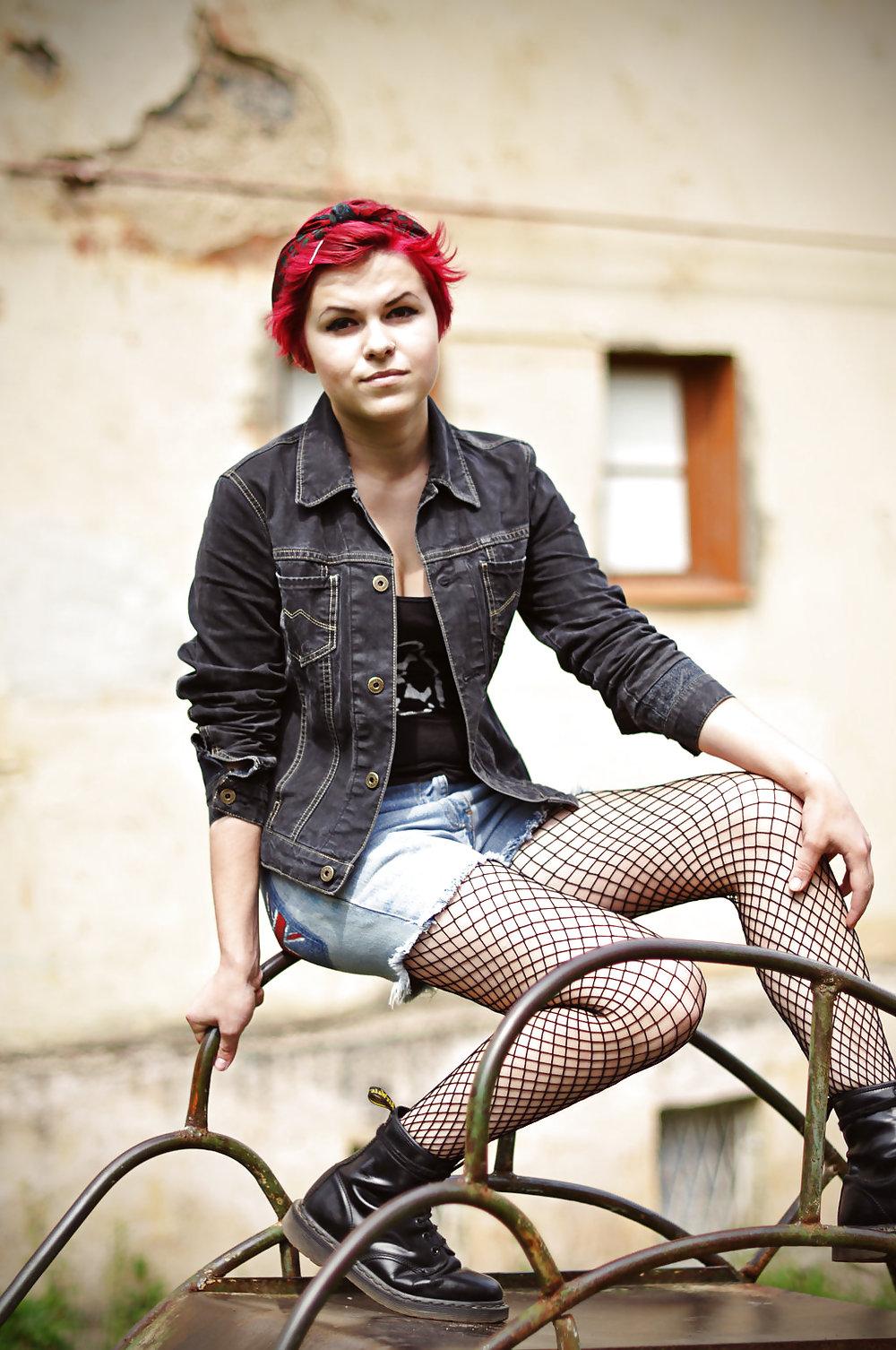 25P Teens in nylons and shorts