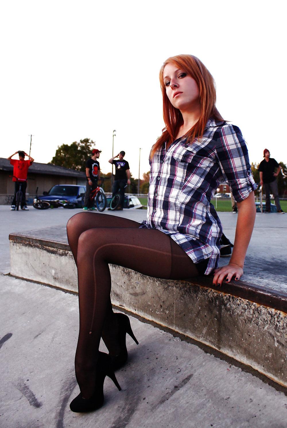 25P Teens in nylons and shorts