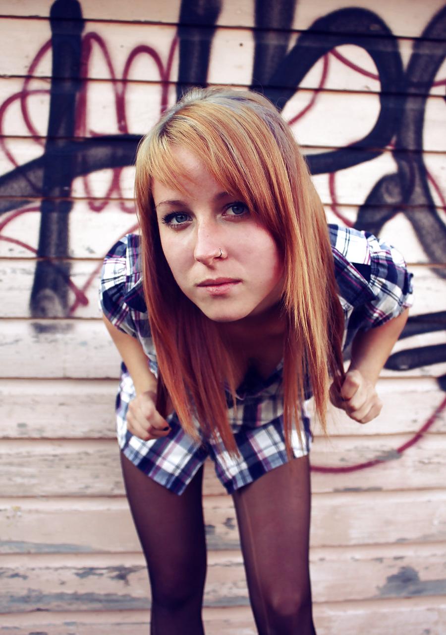 25P Teens in nylons and shorts