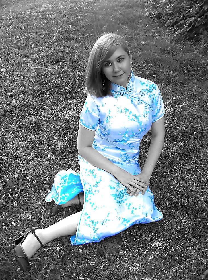 25P Single Western girl in Satin Cheongsam