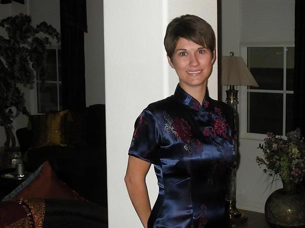 25P Single Western girl in Satin Cheongsam