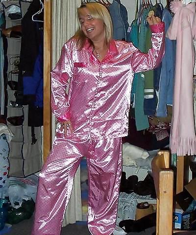 25P Single girl in Satin Pajama