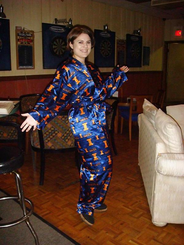 25P Single girl in Satin Pajama