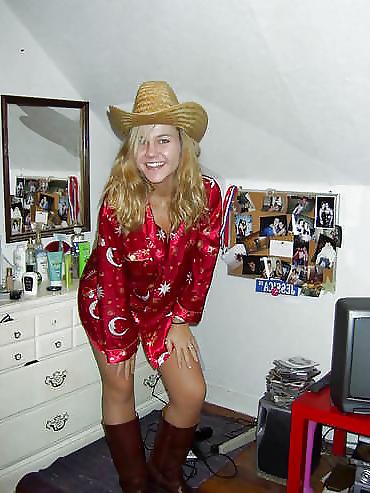 25P Single girl in Satin Pajama