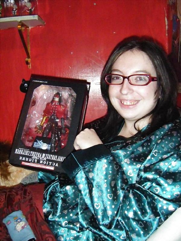 25P Single girl in Satin Pajama