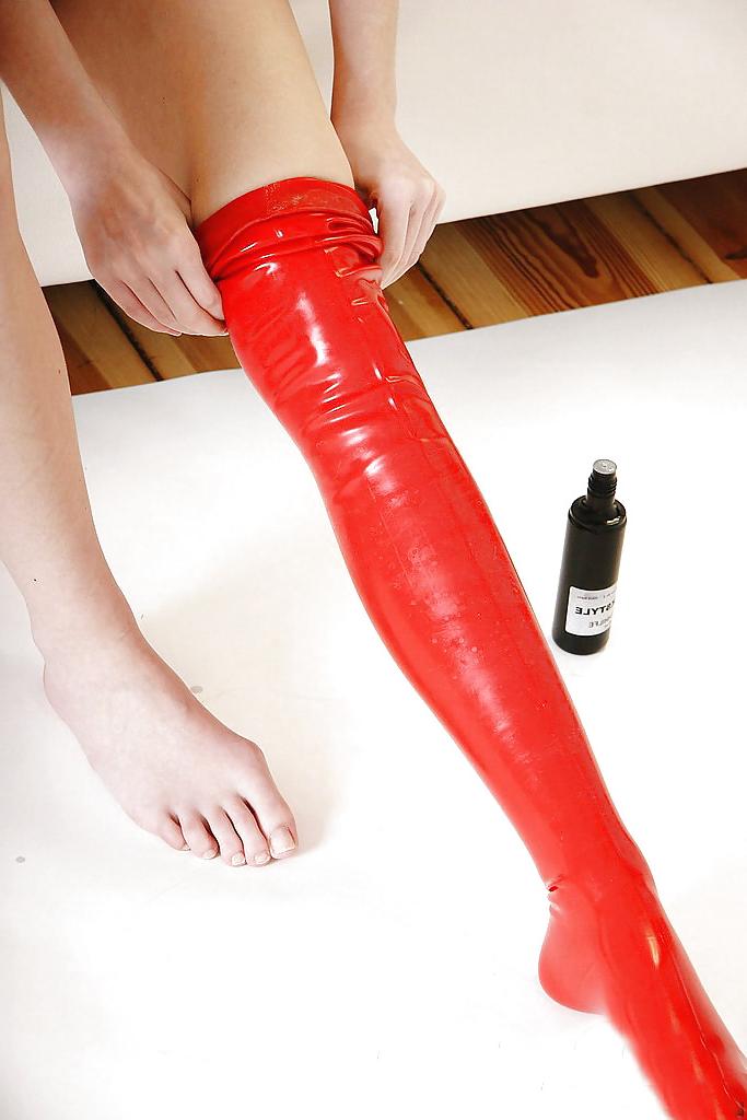 16P Cute Latex Girl-1
