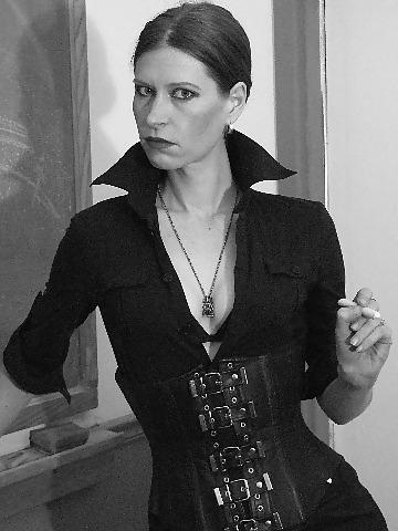 25P Femdom - Mistress - Diva  Blouse Collar Turned UP