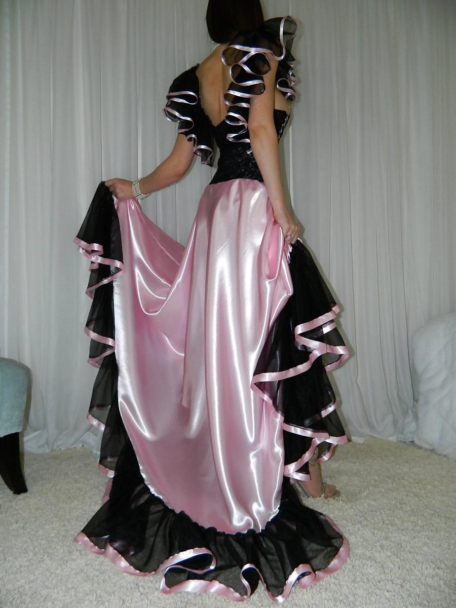8P Satin nightgown in pink and black