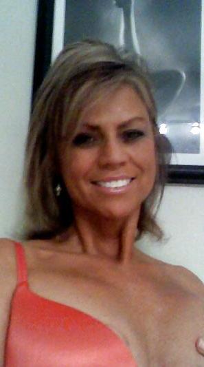 14P Married chick at my gym Erin
