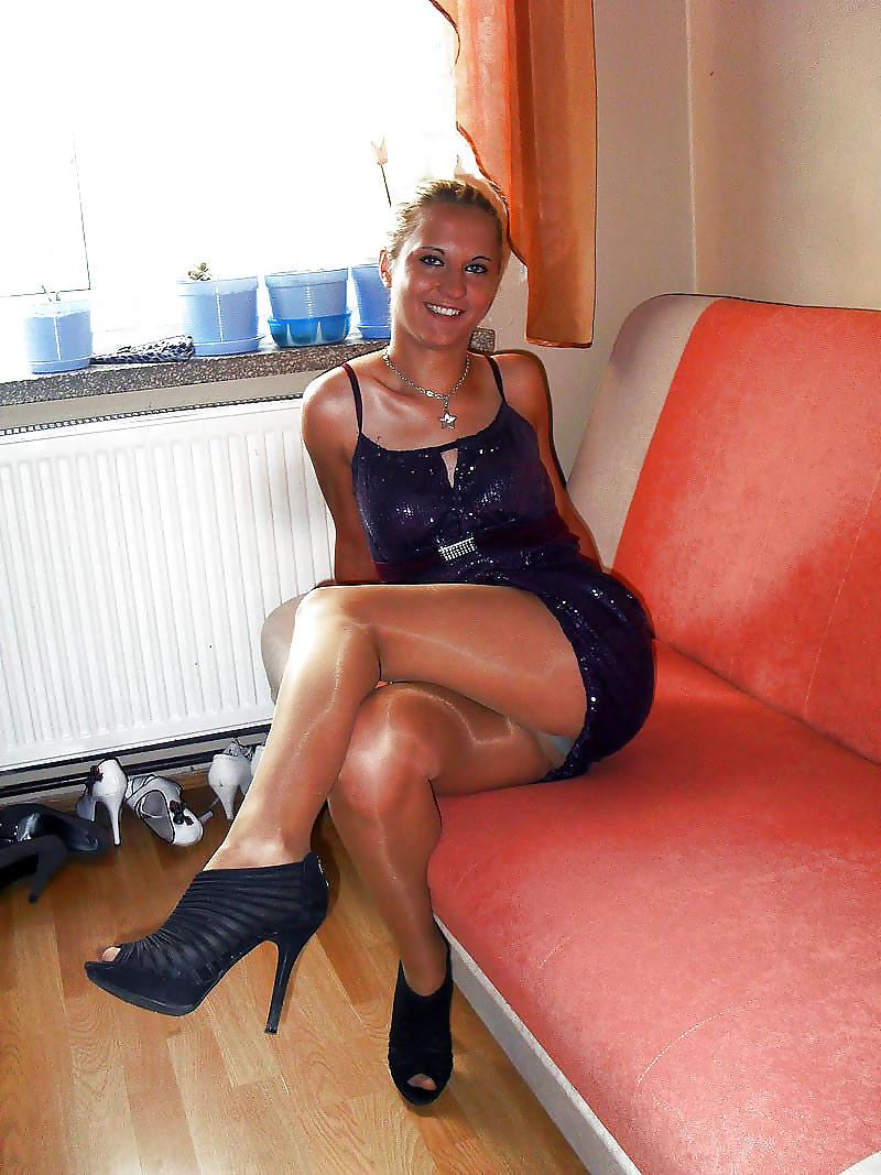 25P Hot nylon legs