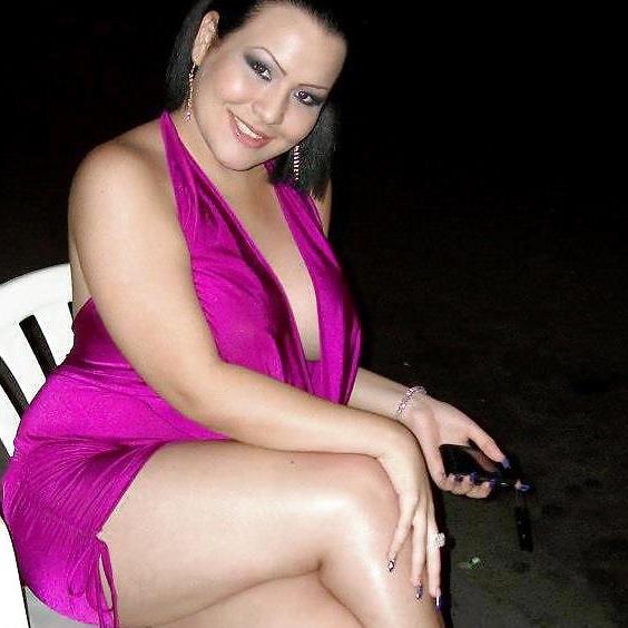18P Sexy latina