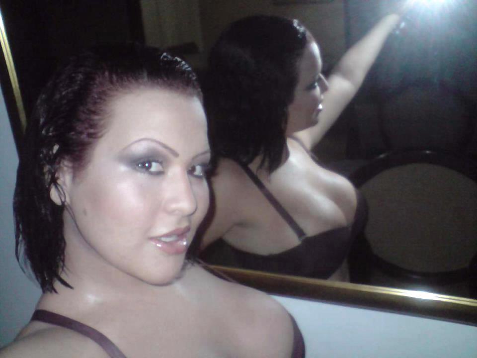 18P Sexy latina