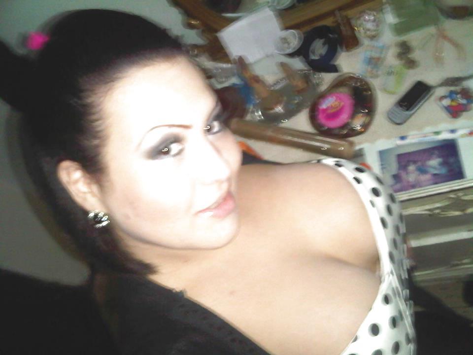 18P Sexy latina