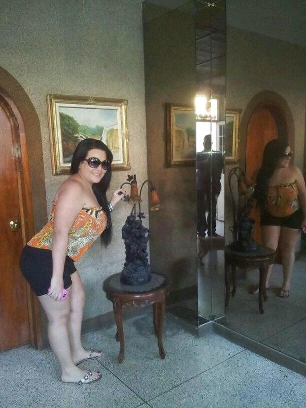 18P Sexy latina