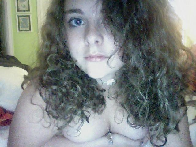 4P Girl showing boobs