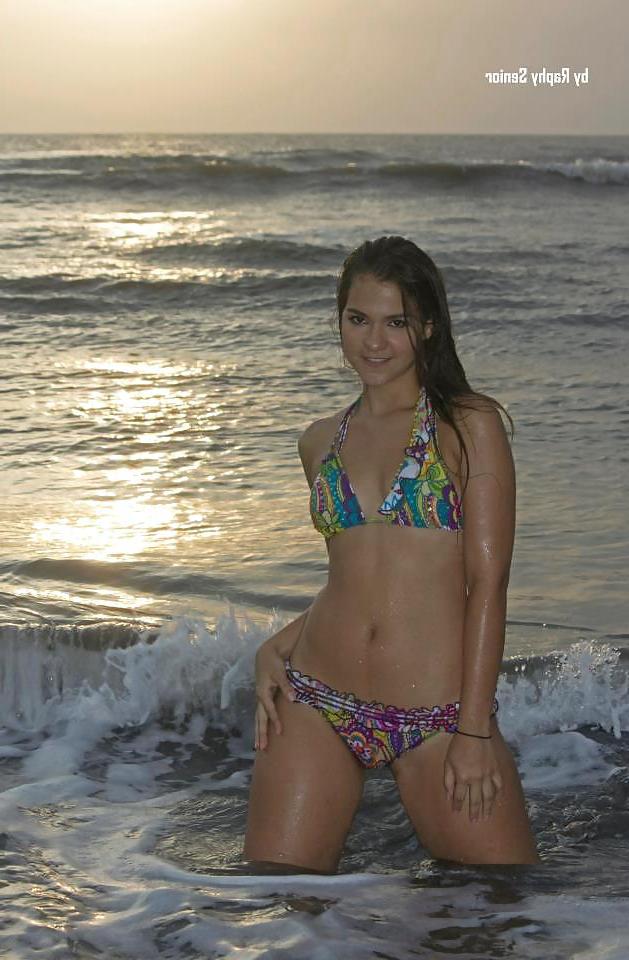 18P Colombia babes hotties latina hot 