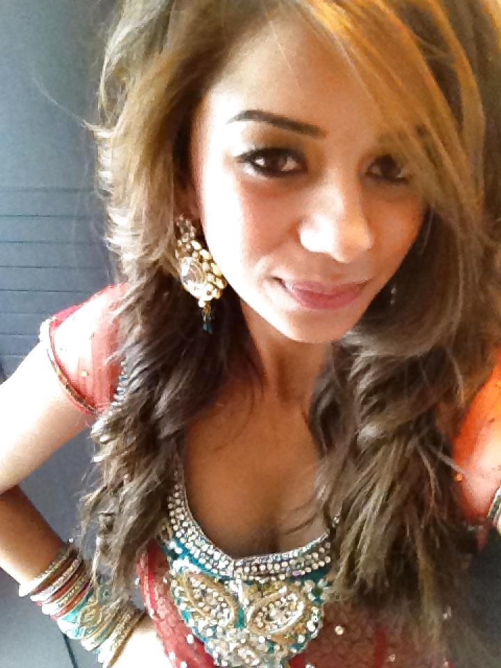 6P Slutty Whore Iqra from Leicester 