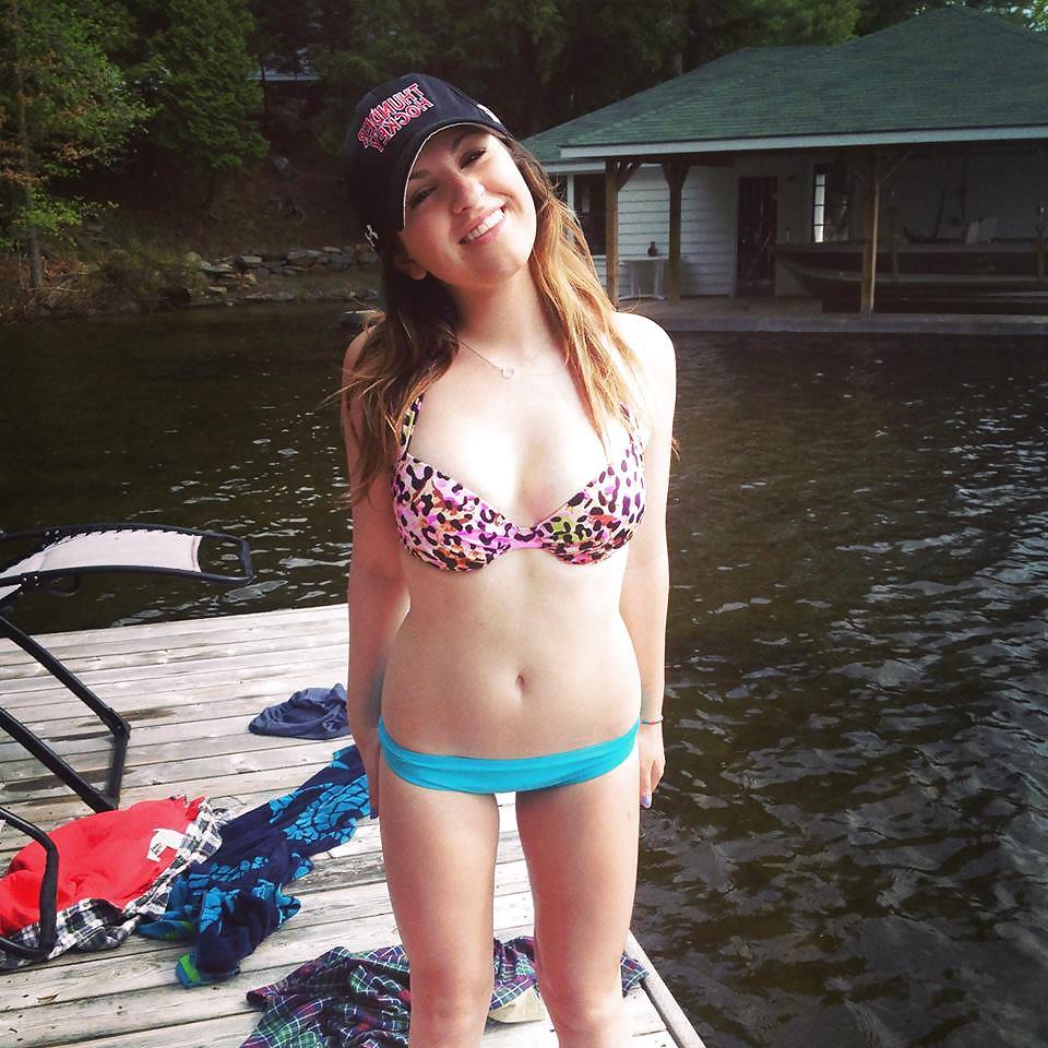 25P Girls in Bikinis 25