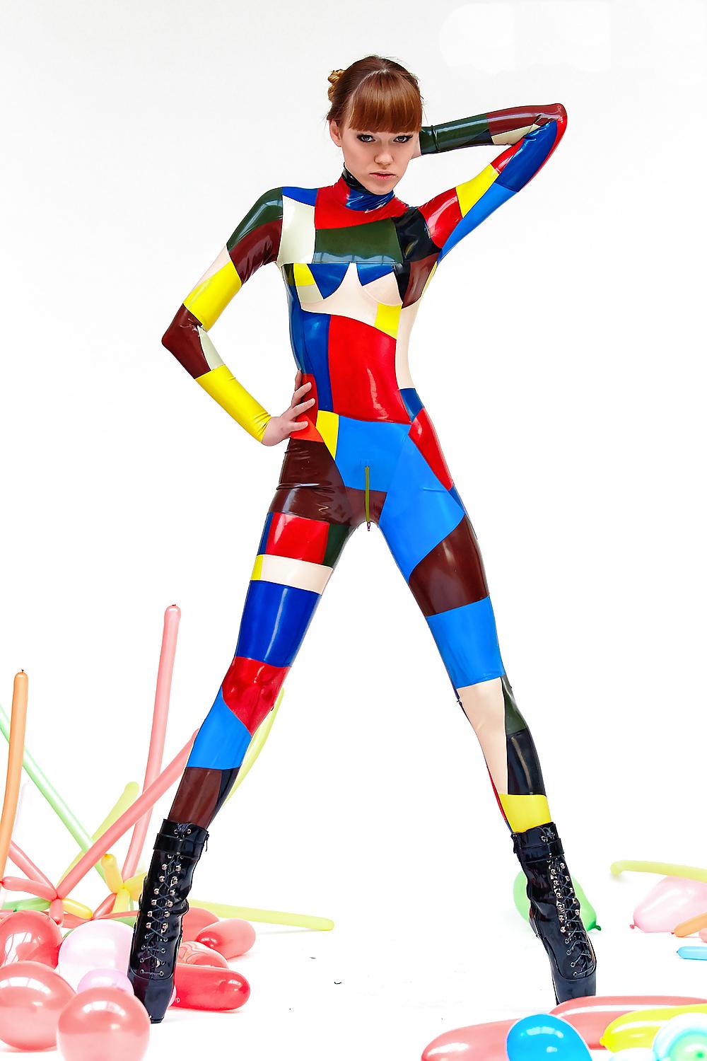25P Alexandra Potter - Latex Colour Explosion