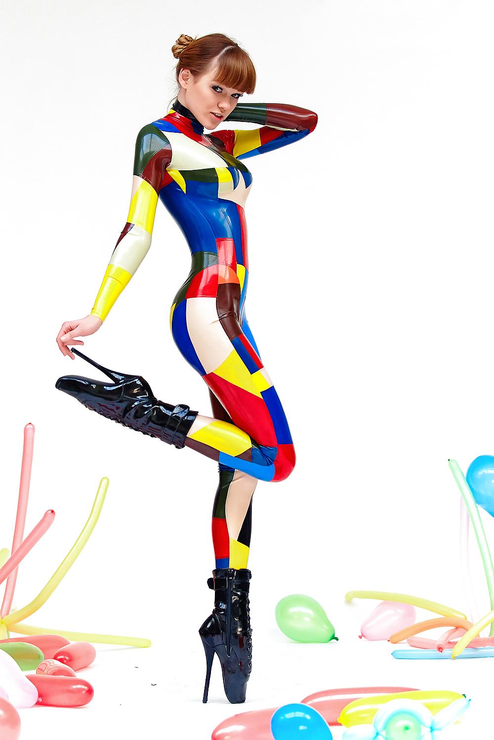 25P Alexandra Potter - Latex Colour Explosion