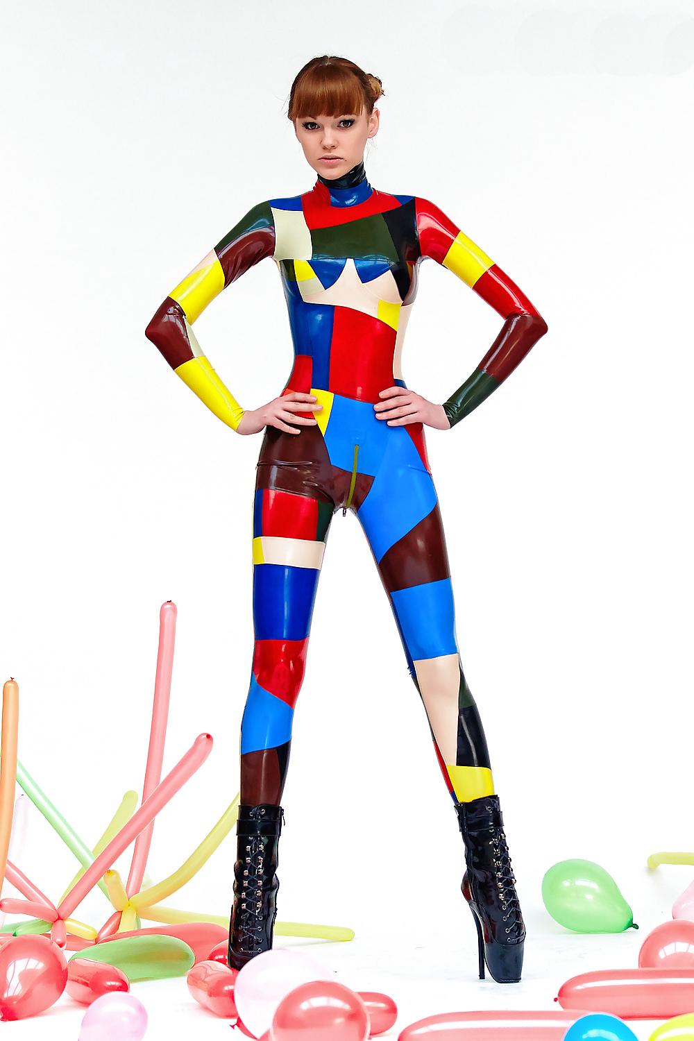 25P Alexandra Potter - Latex Colour Explosion