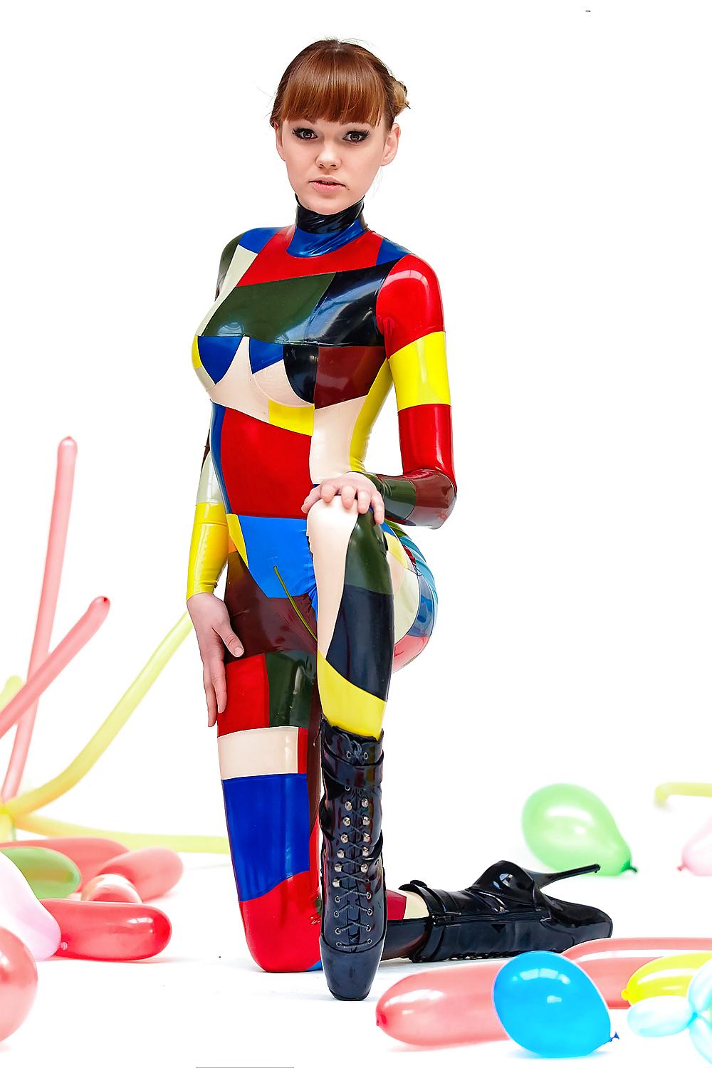 25P Alexandra Potter - Latex Colour Explosion
