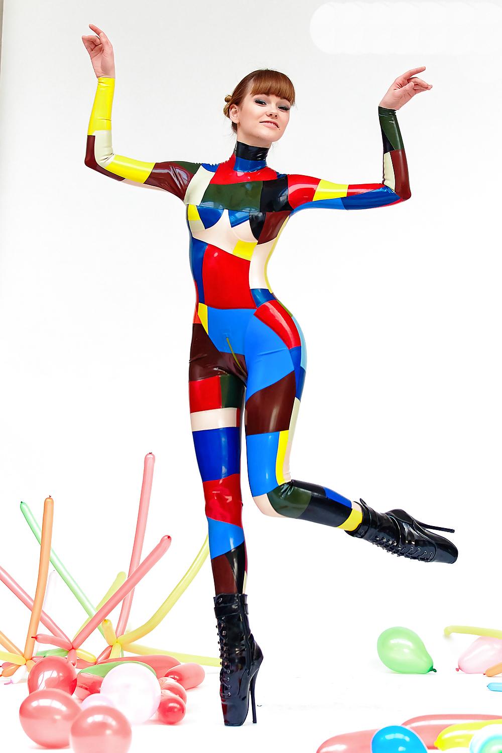 25P Alexandra Potter - Latex Colour Explosion