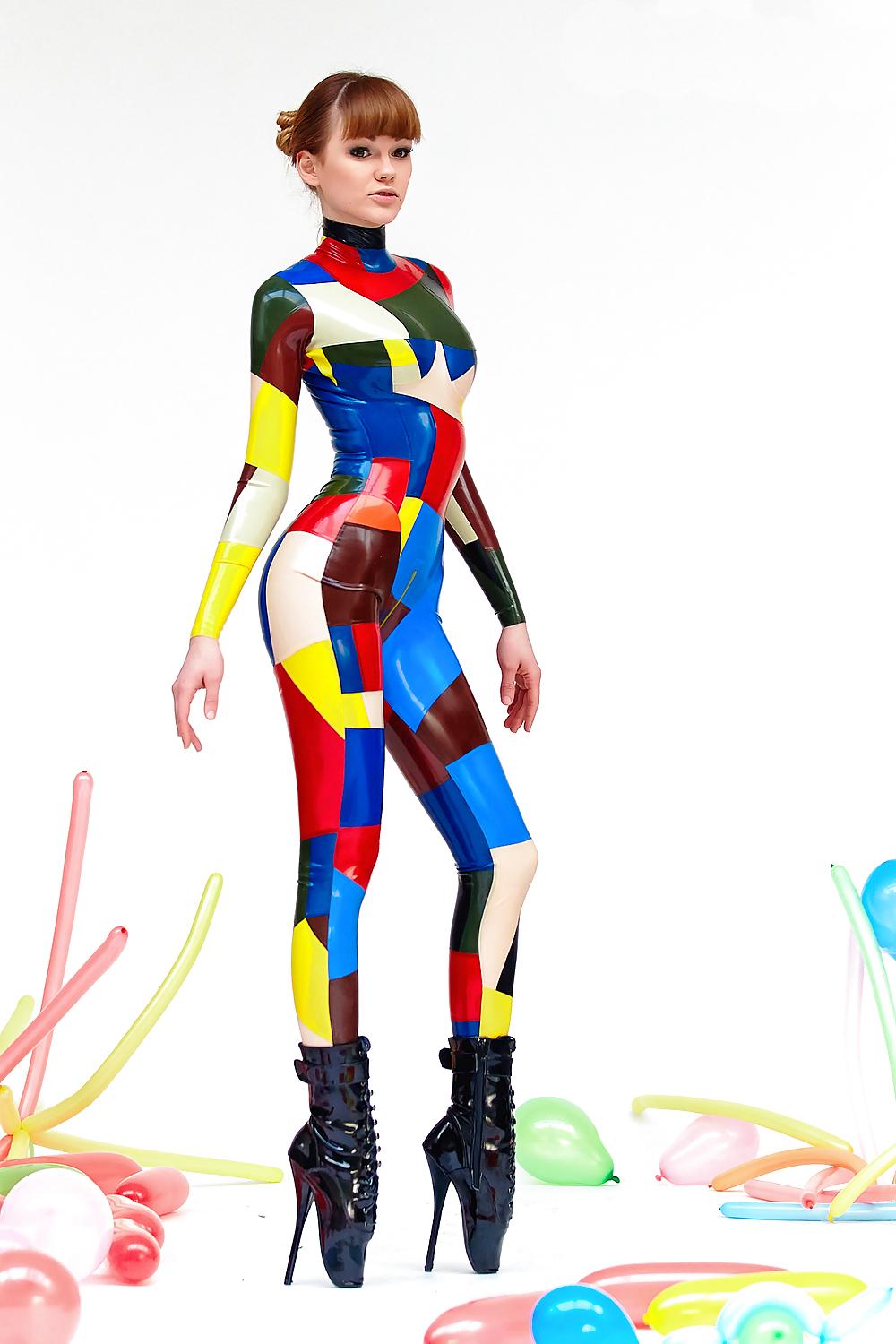 25P Alexandra Potter - Latex Colour Explosion