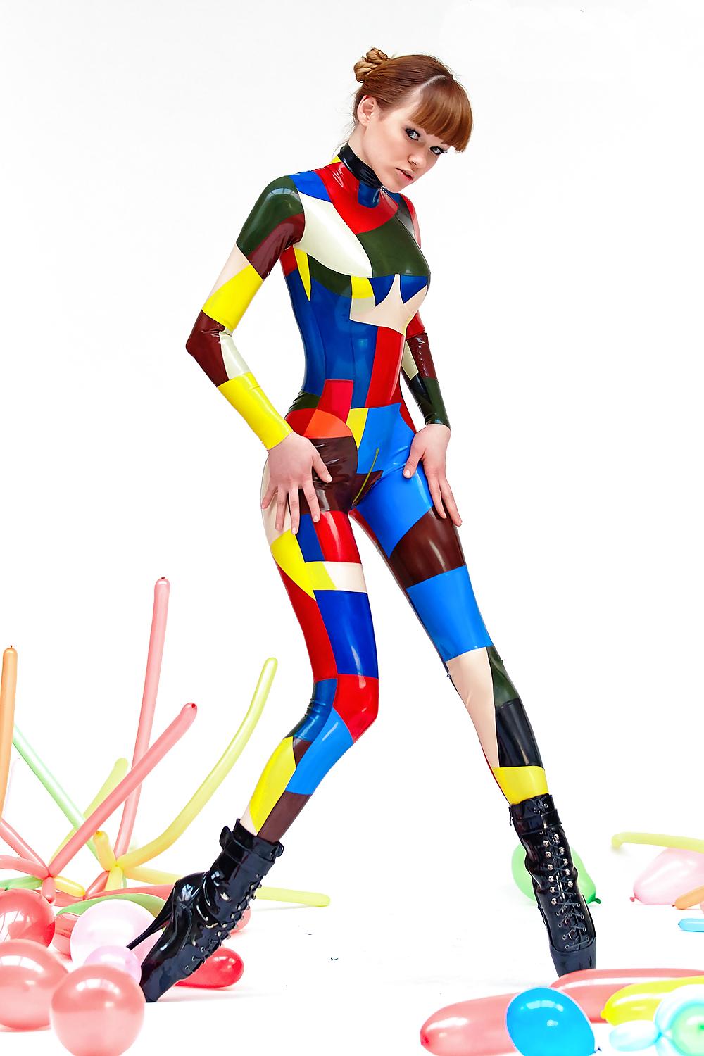 25P Alexandra Potter - Latex Colour Explosion