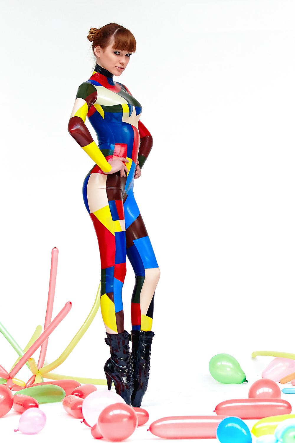 25P Alexandra Potter - Latex Colour Explosion