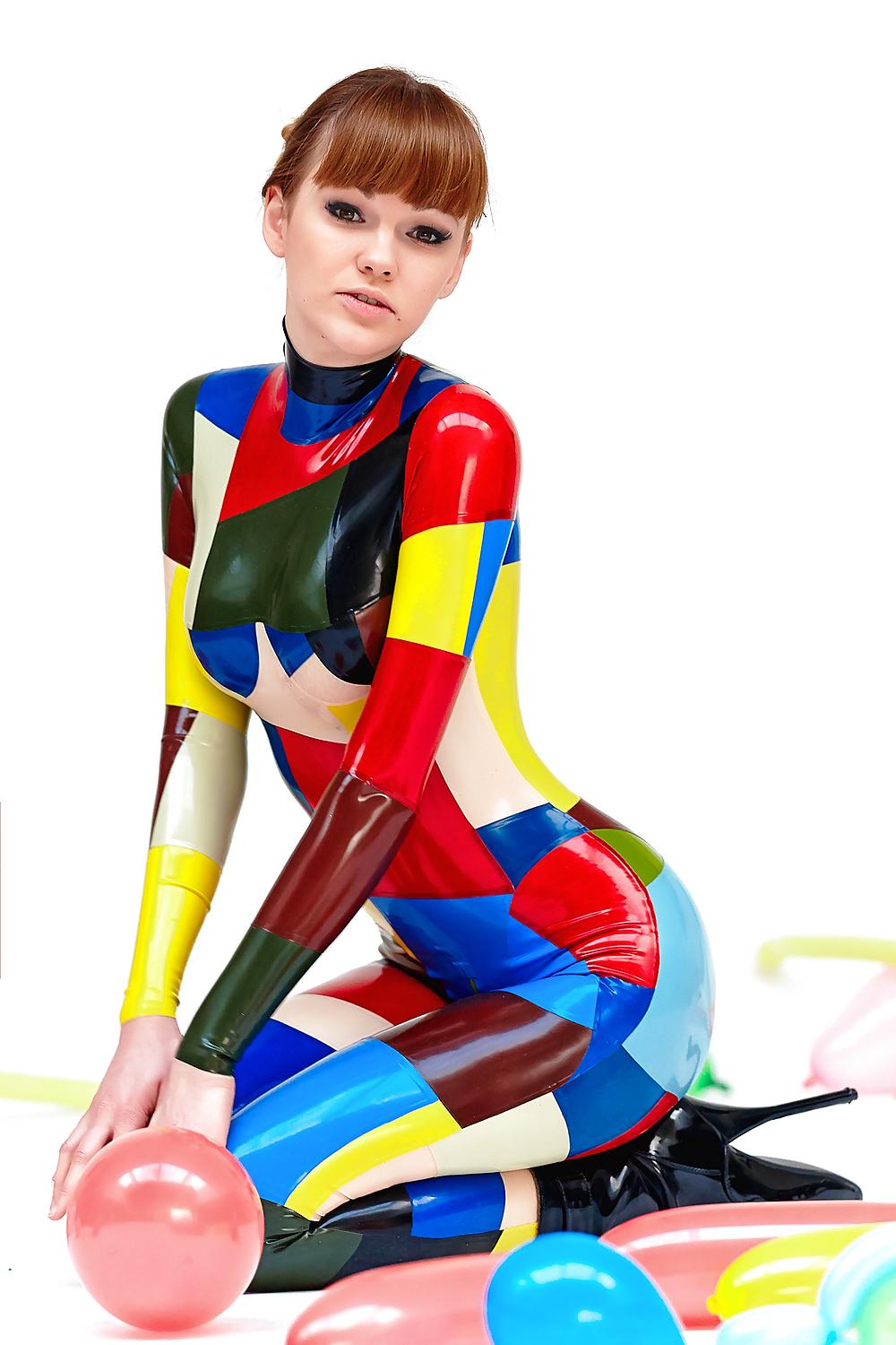 25P Alexandra Potter - Latex Colour Explosion