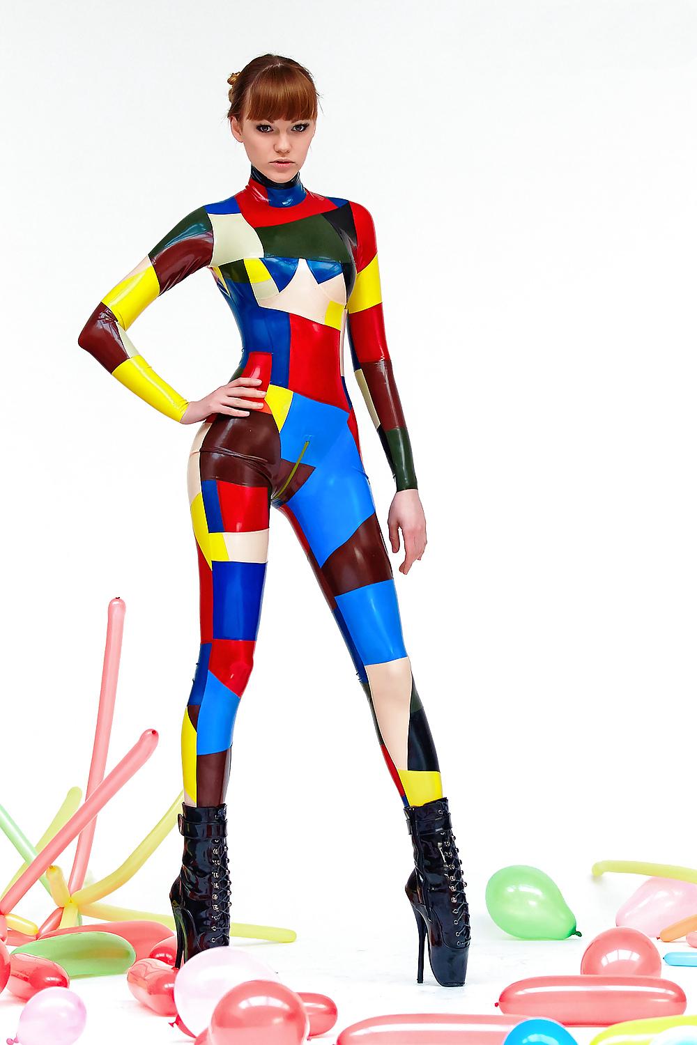 25P Alexandra Potter - Latex Colour Explosion