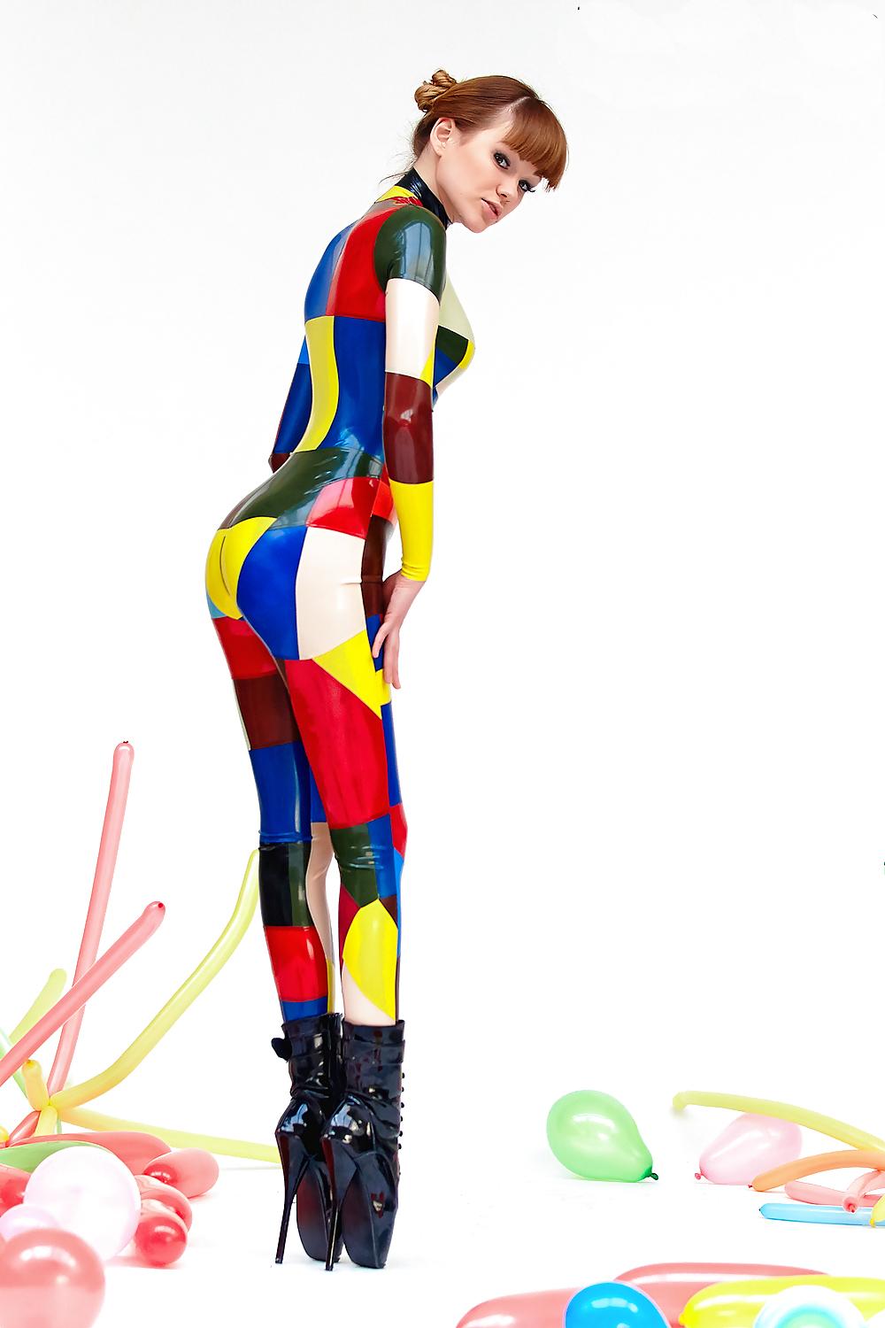25P Alexandra Potter - Latex Colour Explosion