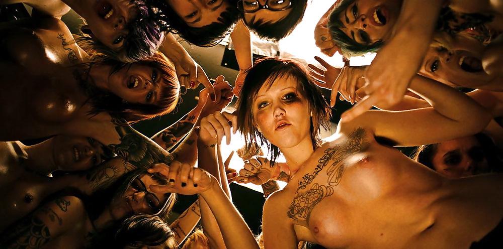 25P Bad Girls Topless Fight Club