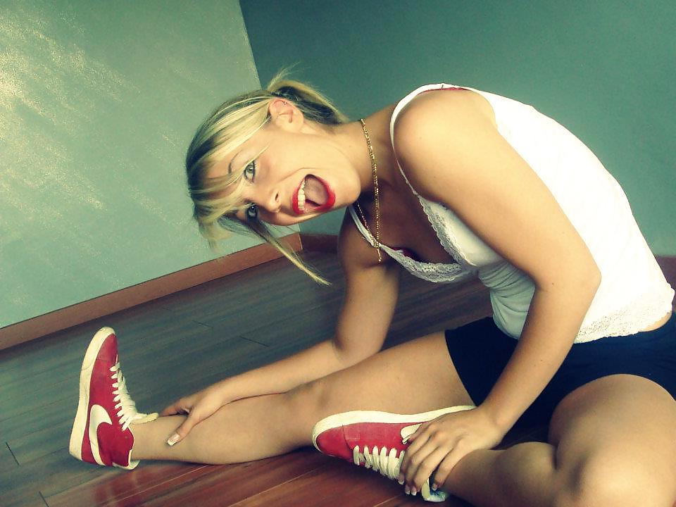 10P Chiara - Blonde Gymnast Cutie 