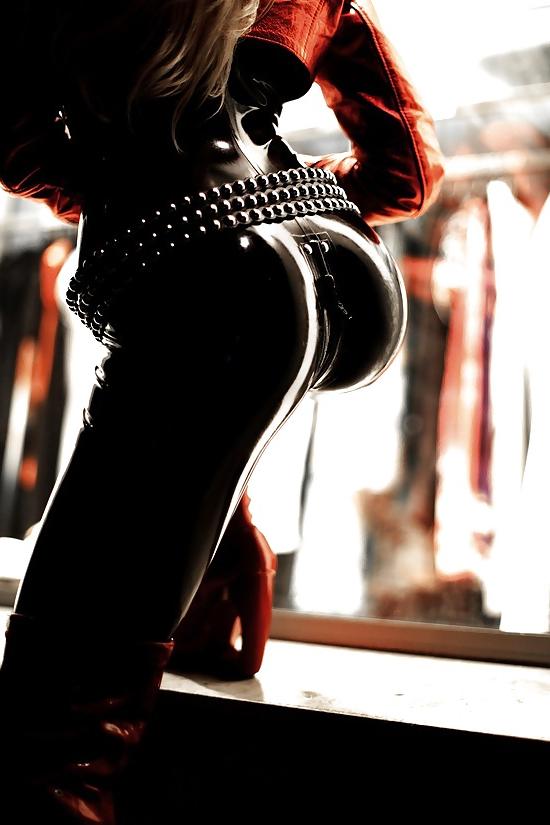 25P Latex legs...