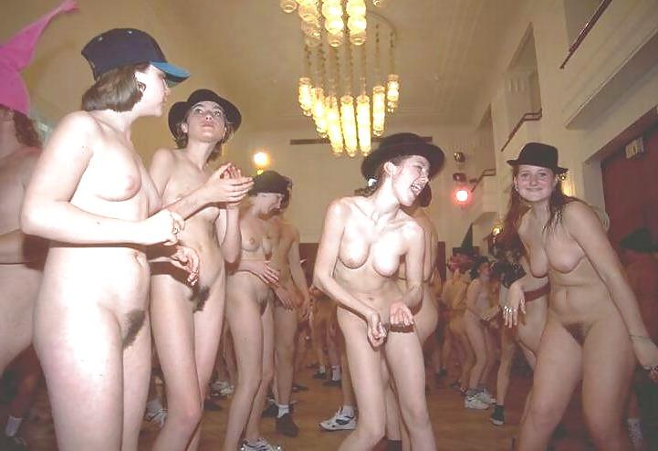 11P Nudist Girls