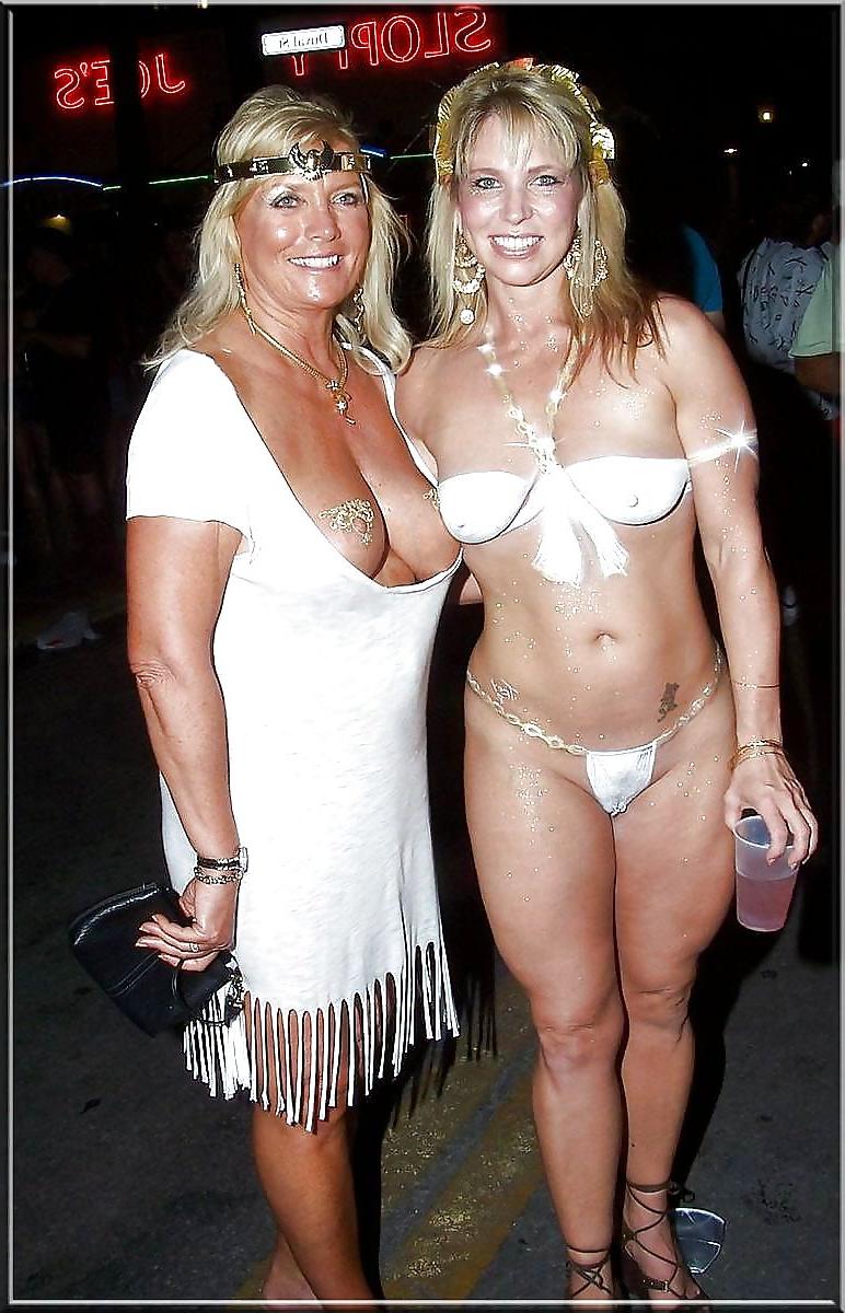 25P Sluts in white bikinis