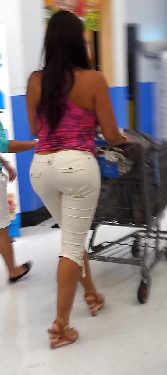 25P Sexy Latina Milf ASS BUSTED POCKETS! CANDID VOYEUR