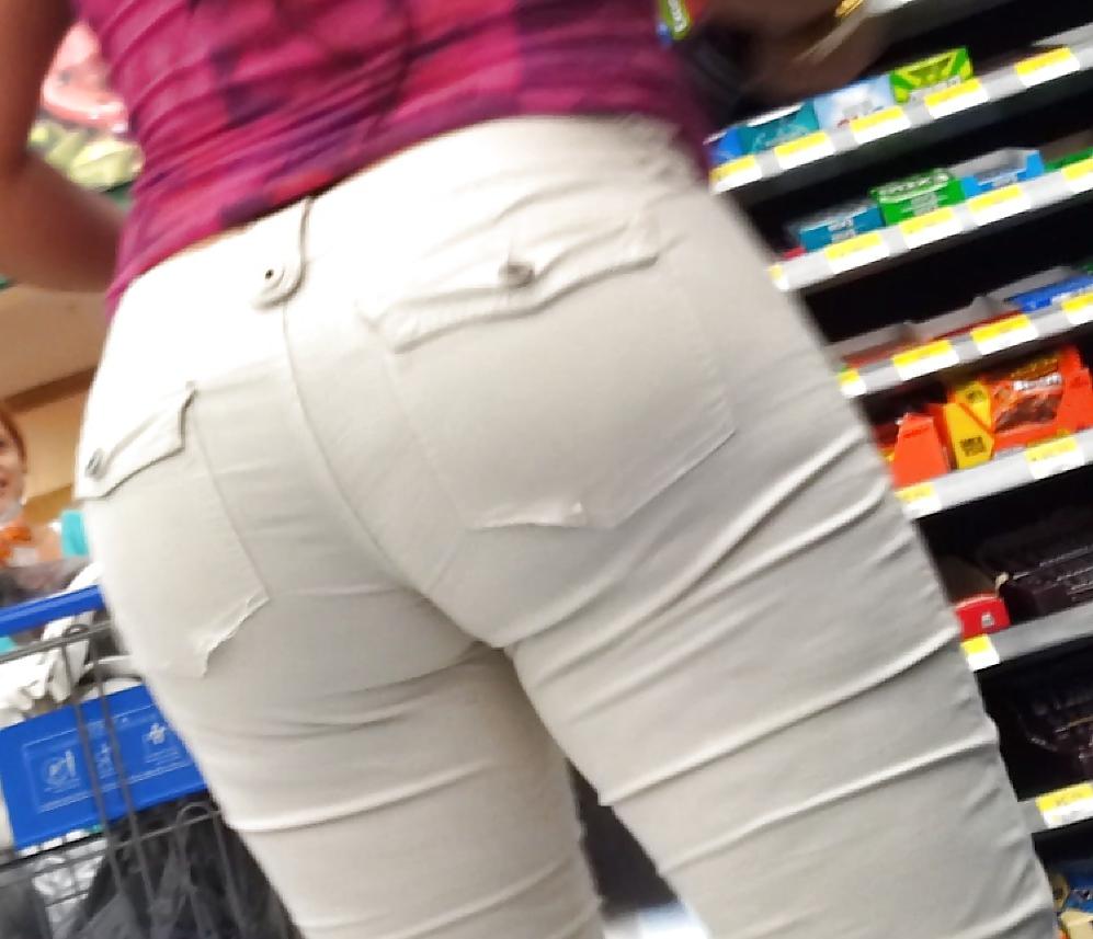 25P Sexy Latina Milf ASS BUSTED POCKETS! CANDID VOYEUR