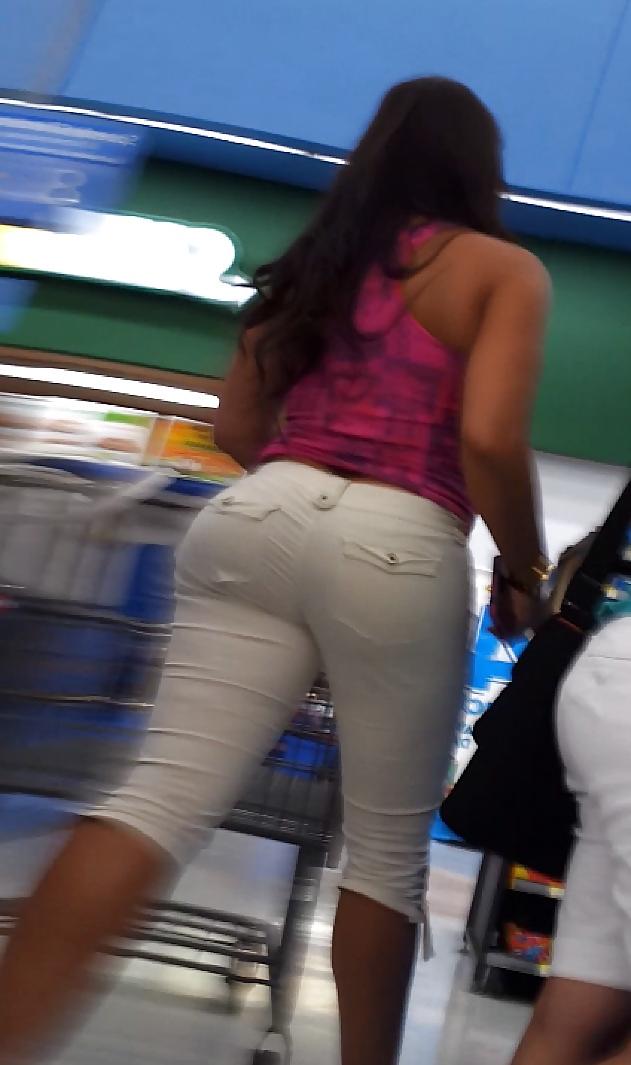 25P Sexy Latina Milf ASS BUSTED POCKETS! CANDID VOYEUR