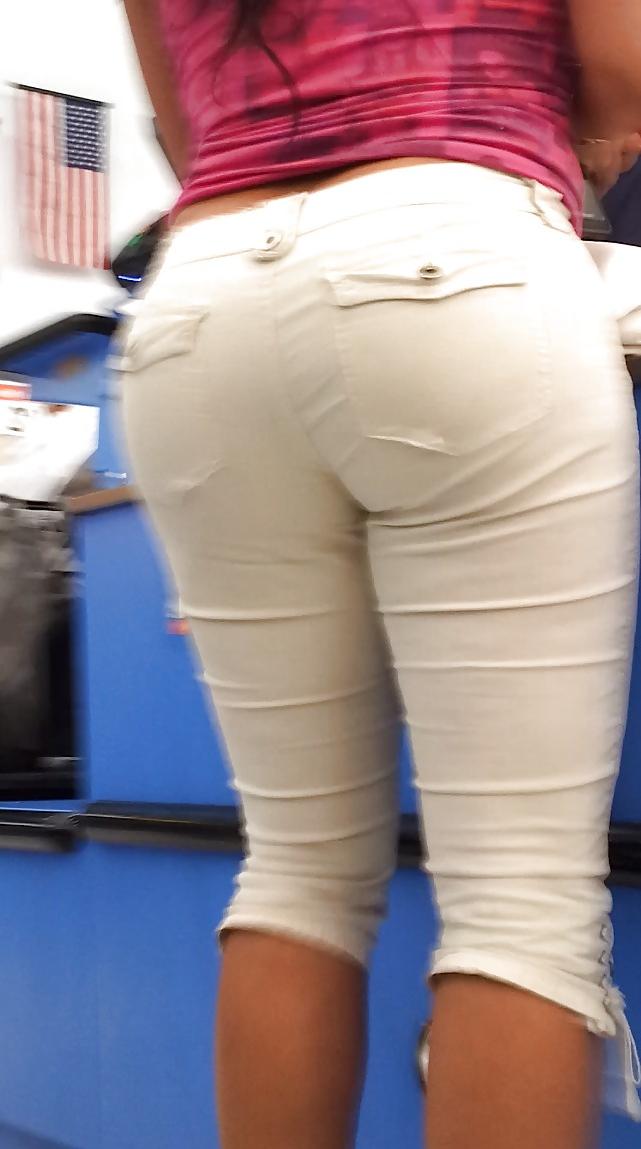 25P Sexy Latina Milf ASS BUSTED POCKETS! CANDID VOYEUR