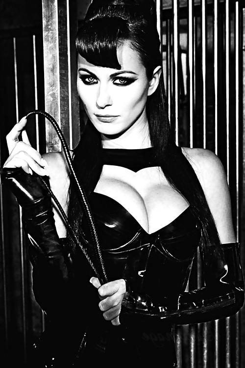 25P Femdom