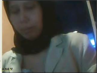 9P Hijab mom webcam
