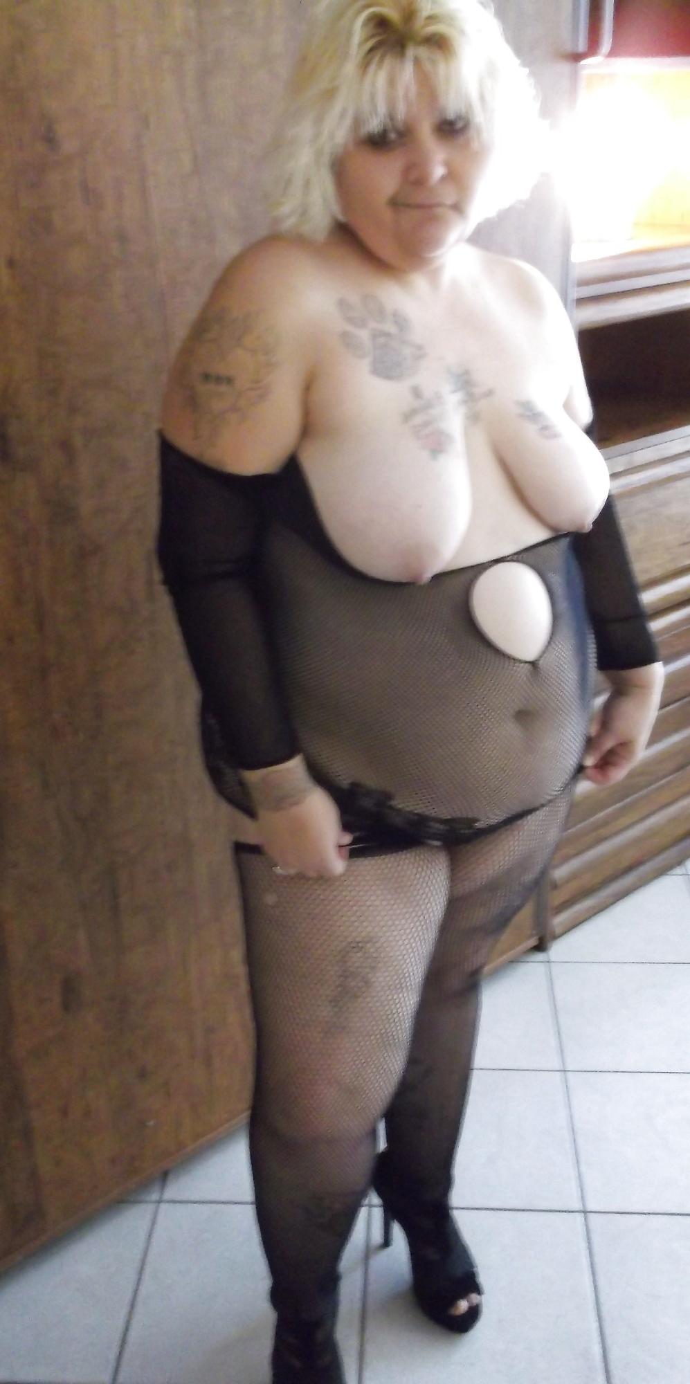 25P Fishnet  photo shoot