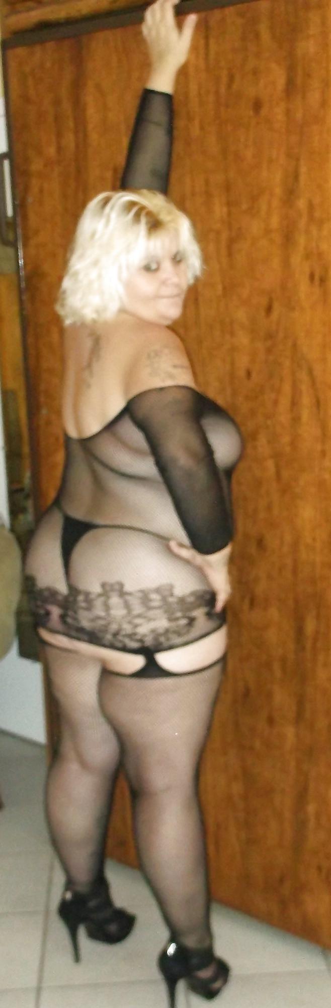 25P Fishnet  photo shoot